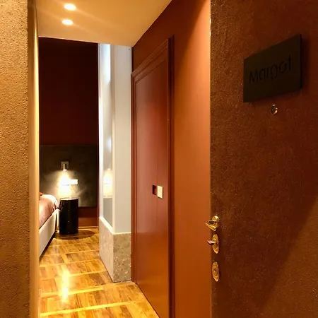 Apartment Fifty Eight Regina Margherita *